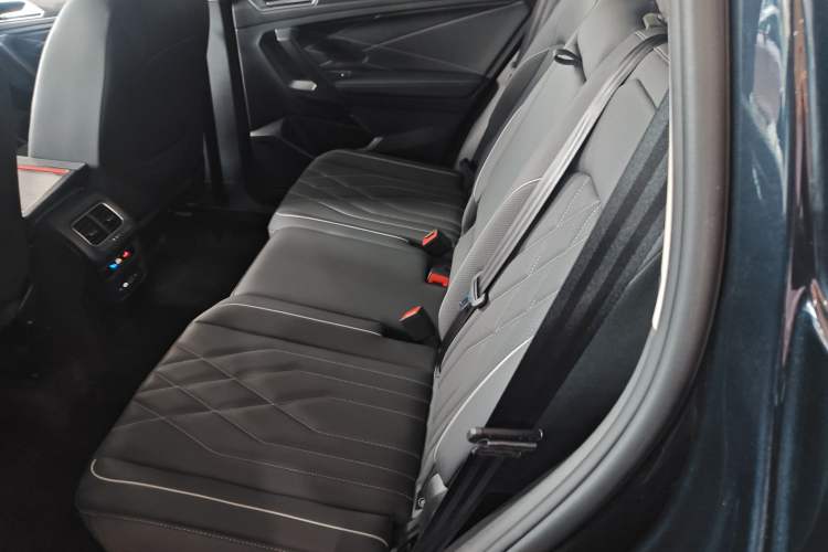 Used Volkswagen Tiguan L 2022 330TSI Automatic Two-Wheel Drive R-Line Enhanced Edition