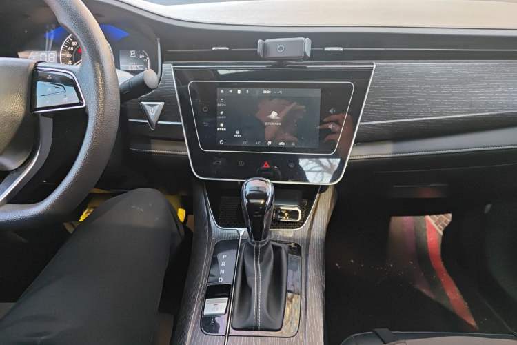 Used Venucia D60 2021 PLUS 1.6L XE CVT Trendy Edition Audio And AC Panel