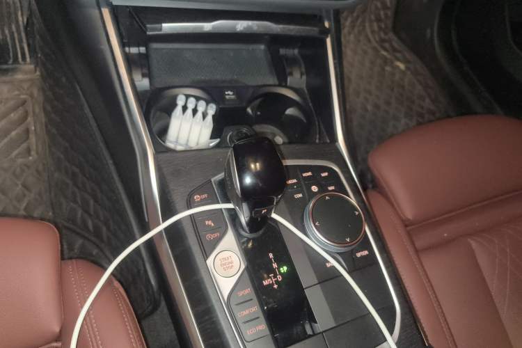 Used BMW 3 Series 2022 Updated 325i M Sport Package Gear Lever