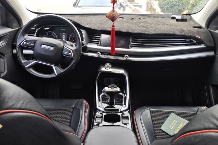 Used Haval H6 2017 Blue Label 2.0T Automatic Two-Wheel Drive Luxury Model Center Console