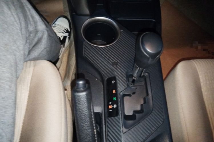 Used Toyota RAV4 2015 2.0L CVT Two-Wheel Drive Fashion Edition