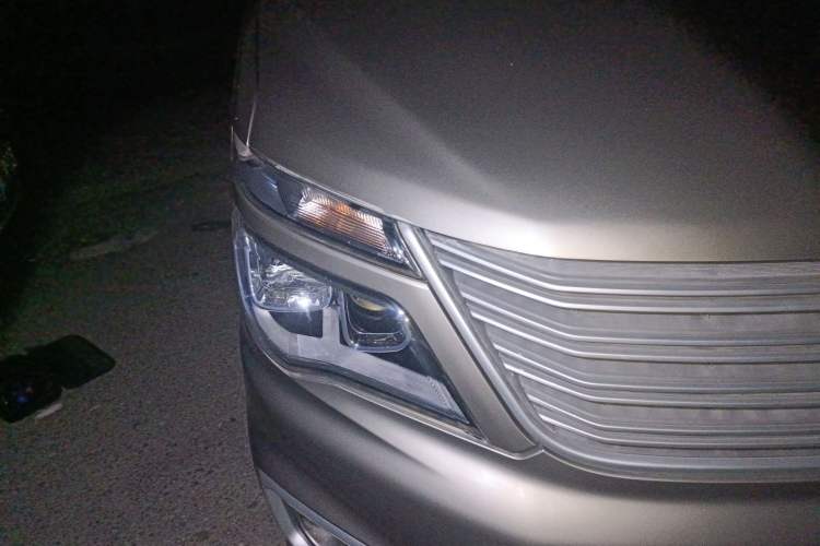 Used FORTHING Lingzhi 2022 M5L 1.6L Utility Model 7 Seats Right Front Headlight