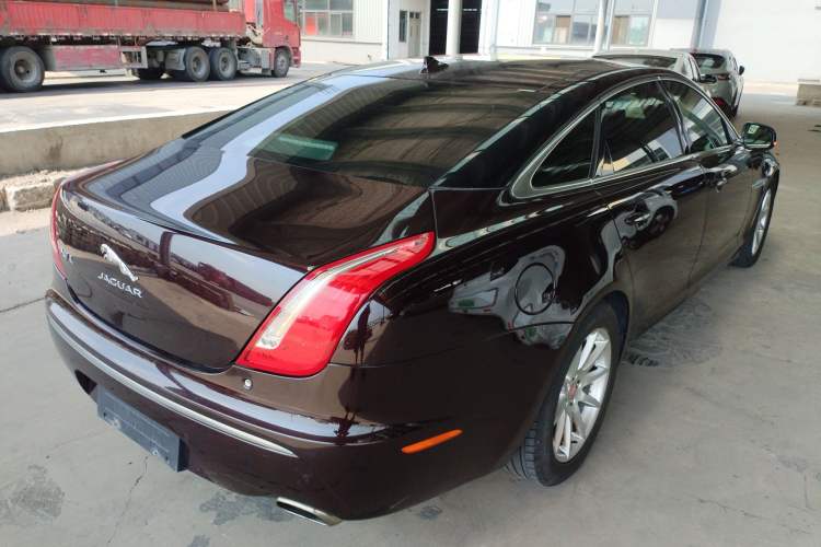 Used Jaguar XJ 2015 XJL 2.0T Two-Wheel Drive Panoramic Business Edition