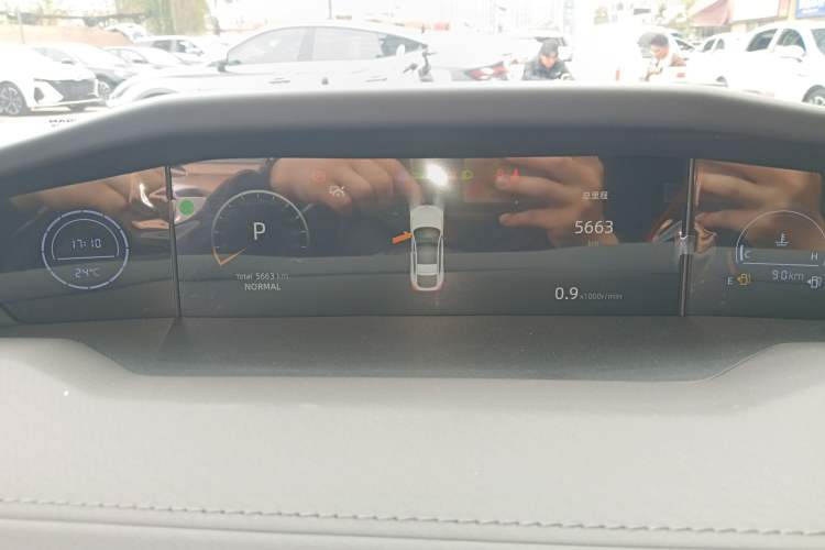 Used CHANGAN UNI-V 2024 1.5T Prestige Sport Edition
