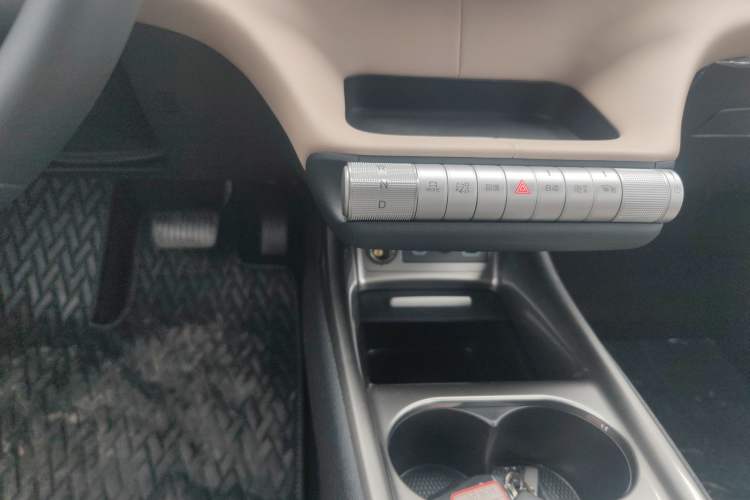 Used BYD Dolphin 2025 420km Fashion Edition Gear Lever