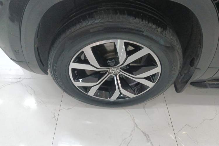 Used Volkswagen Teramont 2017 330TSI Two-Wheel-Drive Luxury Edition Left Front Wheel Hub