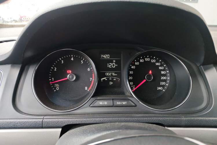 Used Volkswagen Lavida 2017 1.6L Manual Comfort Edition Instrument Cluster