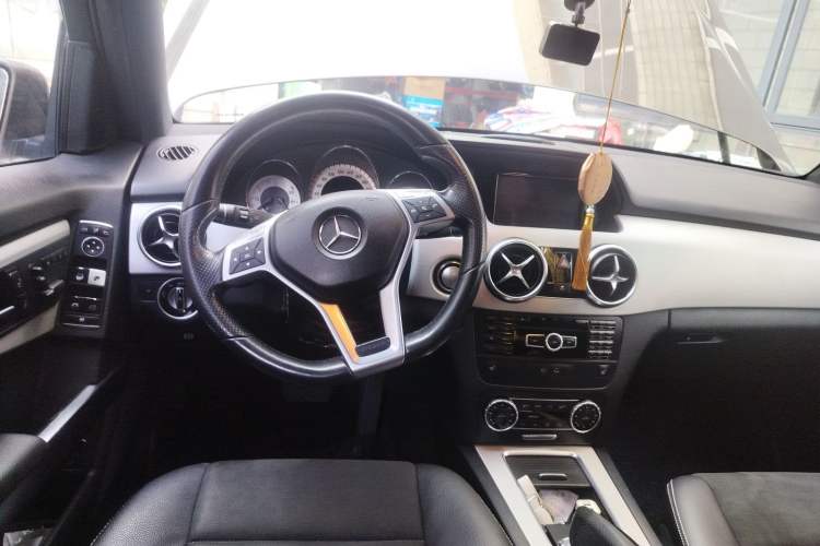 Used Mercedes-Benz GLK-Class 2015 GLK 300 4MATIC Fashion Edition Ultimate Version
