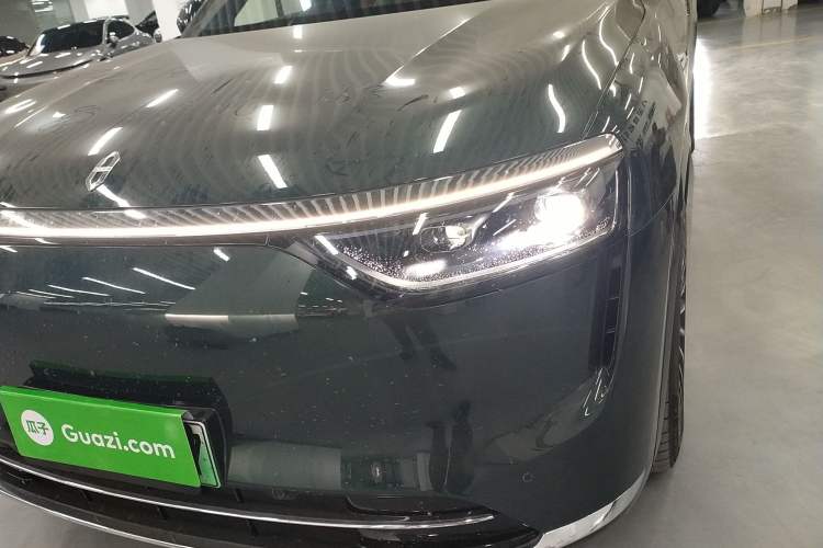 Used Hima AITO M8 2025 Extended-Range Ultra Version 53.4 kWh 6-Seater Edition Left Front Headlight