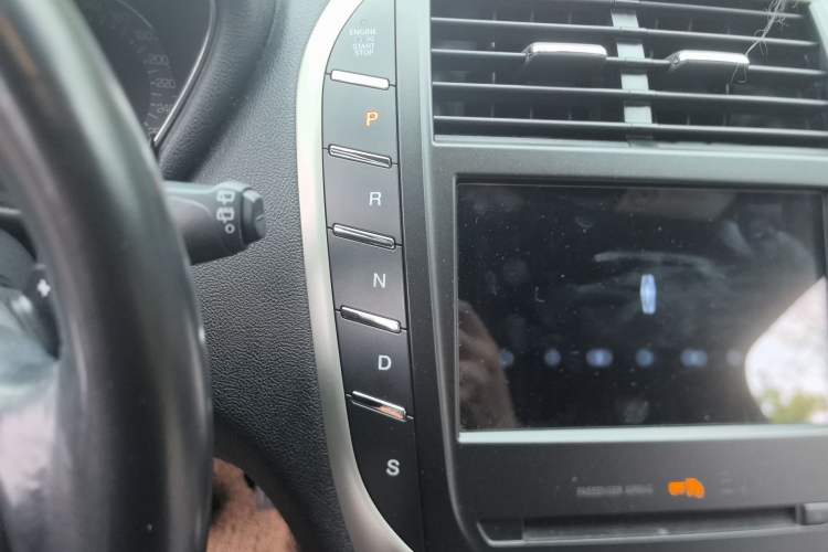 Used Lincoln MKC 2017 2.0T Four-Wheel Drive Zunya Edition Gear Lever