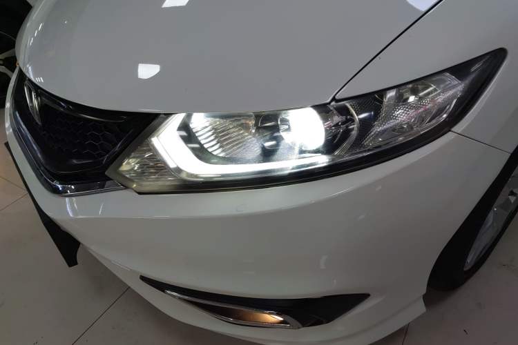 Used Honda Jade 2016 1.8L Automatic Comfort Elite Version 5 Seats Left Front Headlight