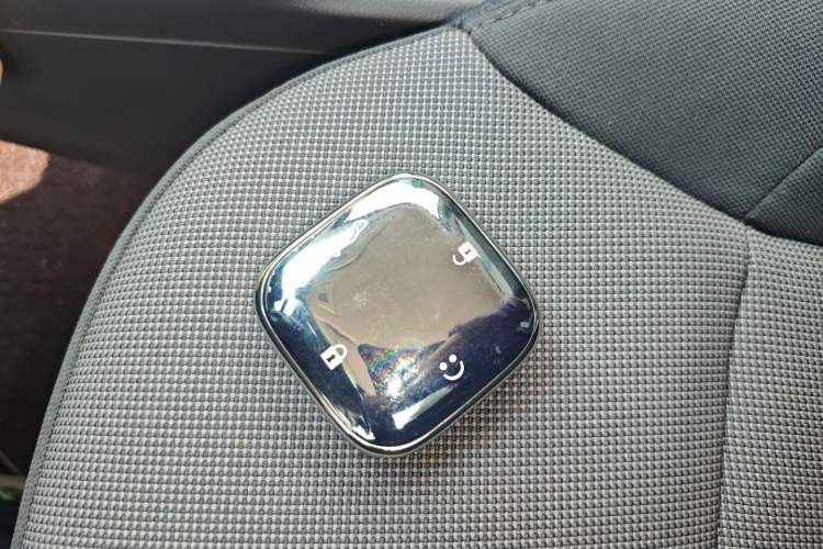 Used CHANGAN NEVO Lumin 2022 301km Honey-Sweet Version
