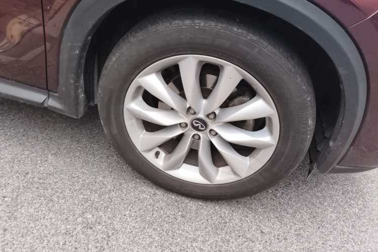 Used Infiniti QX50 2018 2.0T Two-Wheel Drive Fashion Edition Right Front Wheel Hub