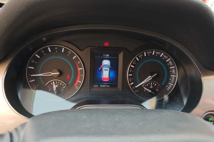 Used Haval H2 2017 Red-Label 1.5T Manual Two-Wheel Drive Luxury Model