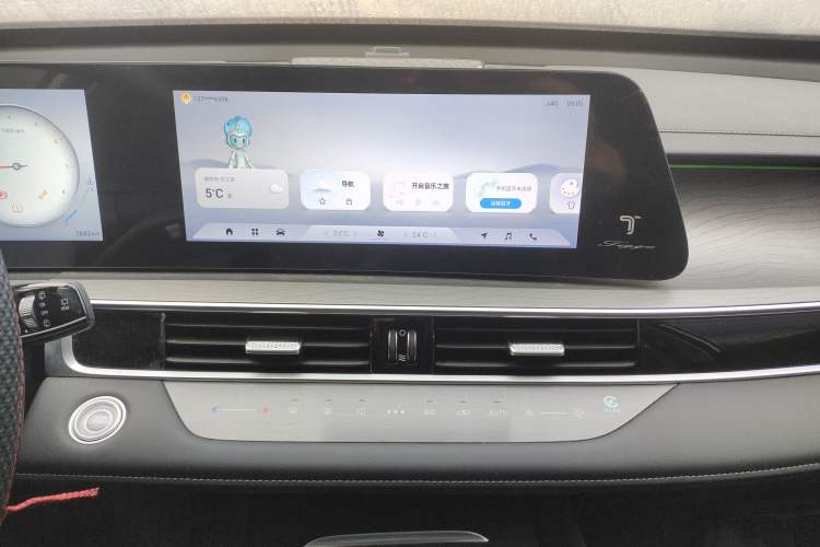 Used Chery Tiggo 8 PRO 2024 Champion Edition 290T Two-Wheel Drive Shining Version 5 Seats Audio And AC Panel