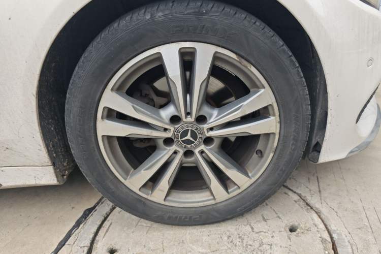 Used Mercedes-Benz C-Class 2017 Facelift C 200 L Sport Edition Right Front Wheel Hub