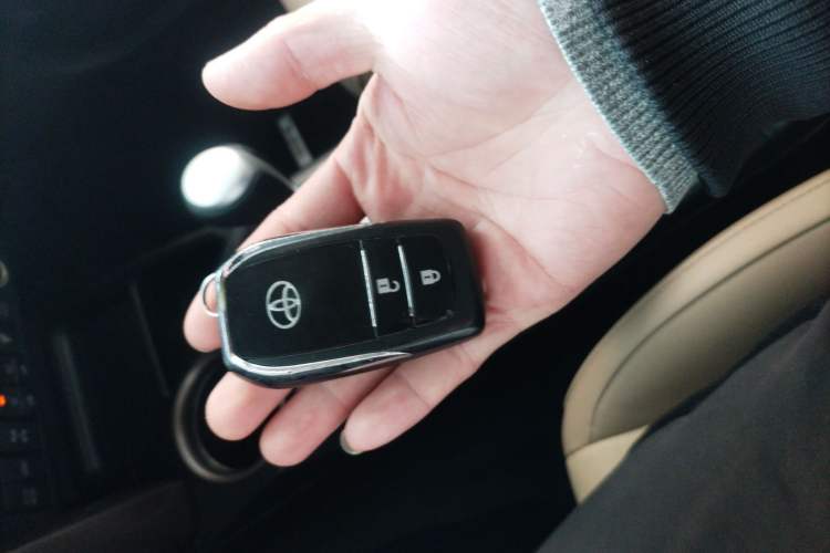 Used Toyota RAV4 2015 2.5L Automatic 4x4 Prestige Edition