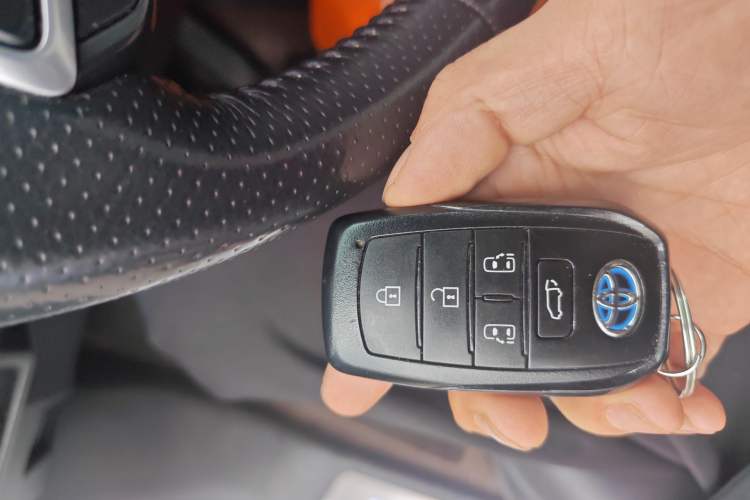 Used Toyota SIENNA 2021 2.5L Hybrid Ultimate Edition Vehicle Key