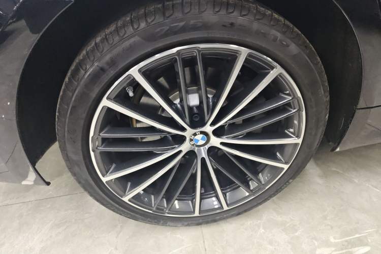 Used BMW 5 Series 2023 530Li Leading Model M Sport Package
