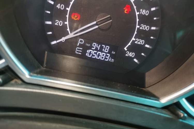 Used Zotye Z500 2015 1.5T CVT Luxury Model
