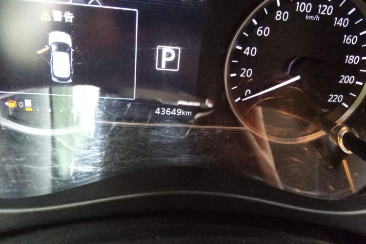 Used Nissan Kicks 2018 1.5L CVT Smart Connect Luxury Edition
