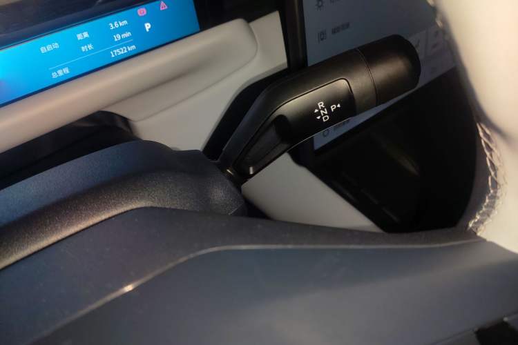 Used Lynk & Co Z10 2025 95 kWh 702 km All-Wheel-Drive Halo