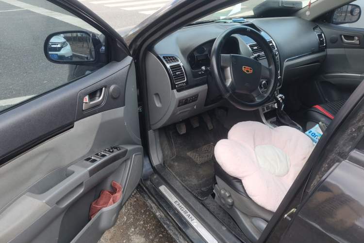 Used Geely Auto Classic Emgrand 2012 Sedan 1.5L Manual Chao Yue Model Driver Seat