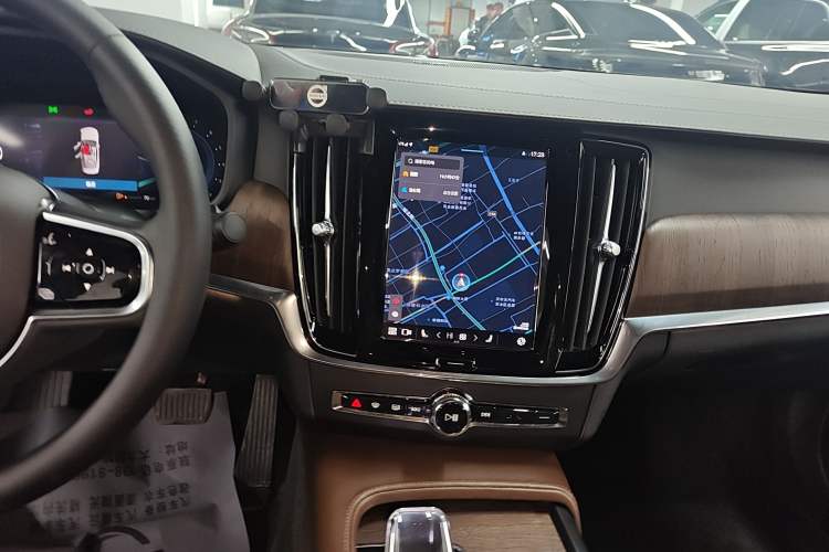 Used Volvo S90 2023 B5 Zhiyuan Luxury Edition