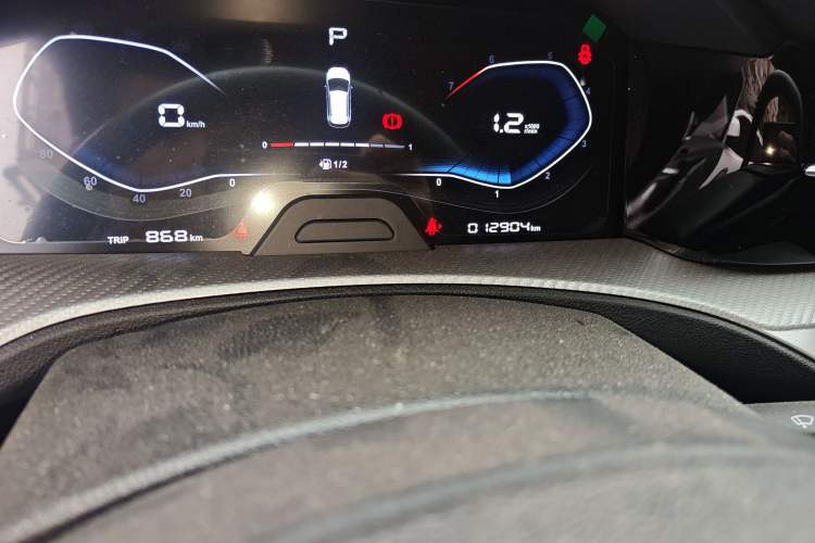 Used Citroen C3-XR 2021 190THP DCT ZhiShang Edition Odometer Close Up