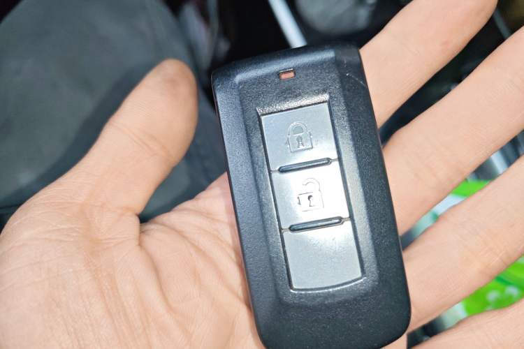 Used Mitsubishi Outlander 2018 2.0L Two-Wheel Drive Glory Edition 5 Seats
