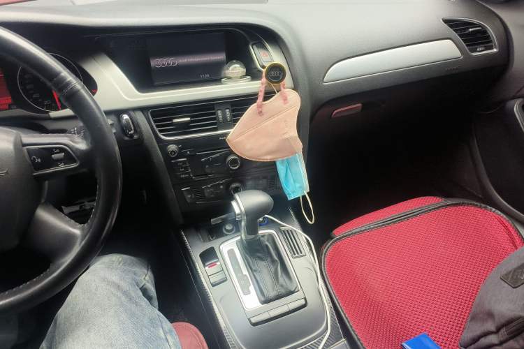 Used Audi A4L 2012 2.0 TFSI automatic standard version