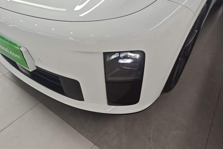 Used Li Auto i6 2025 Model Two-Wheel-Drive Standard Type
