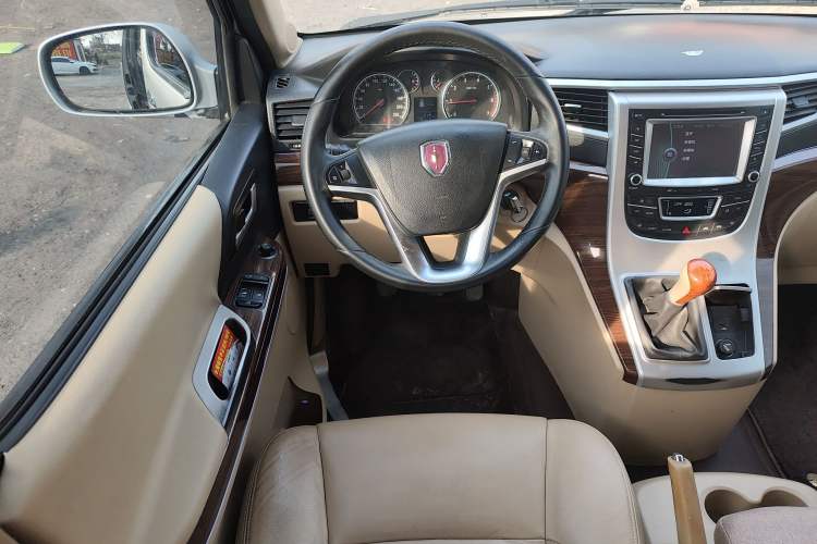 Used Jinbei Grace 2014 2.4L Standard Short-Wheelbase 7-Seater 4RB2
