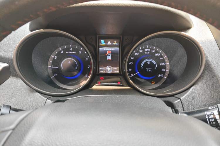 Used CHANGAN CS75 2016 1.8T Automatic Elite Model China V Standard
