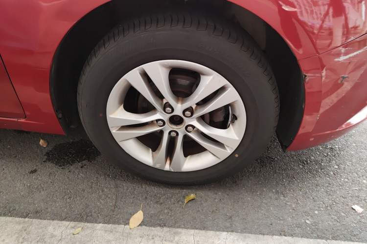 Used Chevrolet Cruze 2015 1.5L Classic SE AT Right Front Wheel Hub