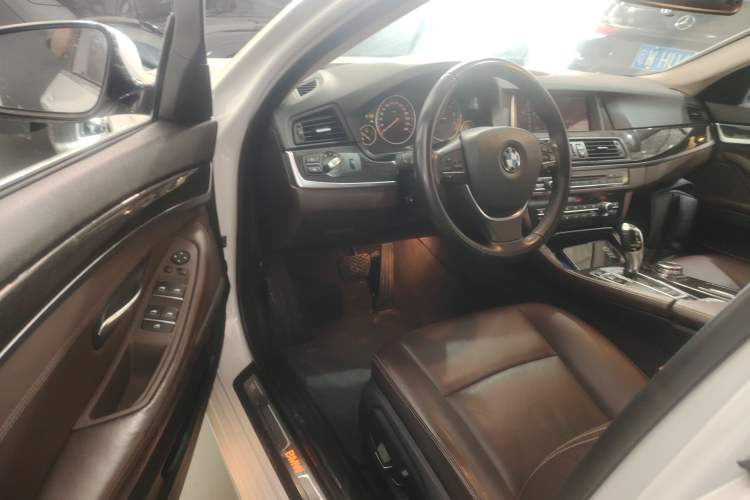 Used BMW 5 Series 2014 525Li Luxury Design Package