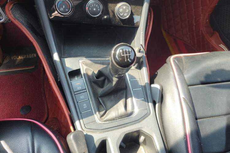 Used Volkswagen Bora 2019 1.5L Manual Comfort Version
