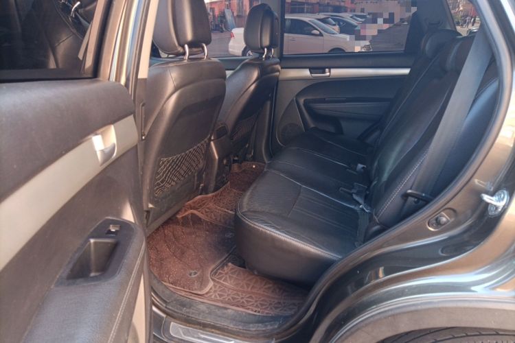 Used Kia Sorento 2012 2.4L Gasoline Luxury Edition Left Rear Seat