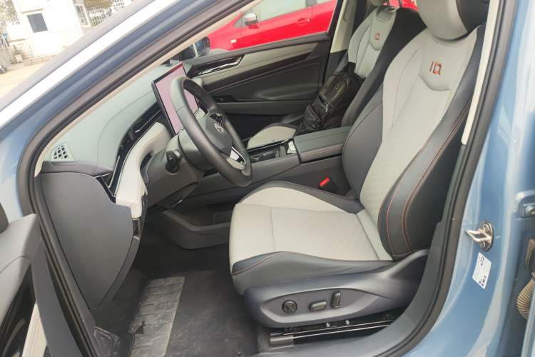 Used Volkswagen ID.7 VIZZION 2024 AIR model Left Front Seat