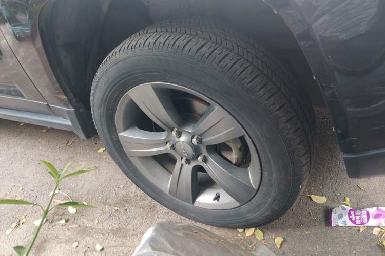 Used Jeep Compass 2014 2.4L Four-Wheel Drive Serpentine Collection Edition Right Front Wheel Hub