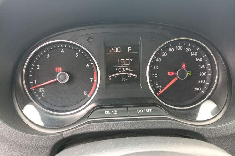 Used Volkswagen Polo 2016 1.6L Automatic Comfort Model
