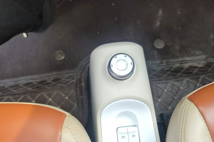 Used Wuling Hongguang MINIEV 2024 3rd Generation 215km Advanced Version Gear Lever