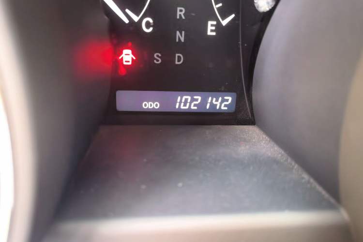 Used Toyota Highlander 2011 2.7L Two-Wheel Drive 5-Seater Sport Edition Odometer Close Up