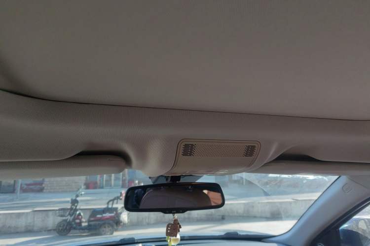 Used Qoros 5 2016 1.6T Automatic Luxury Model Headliner