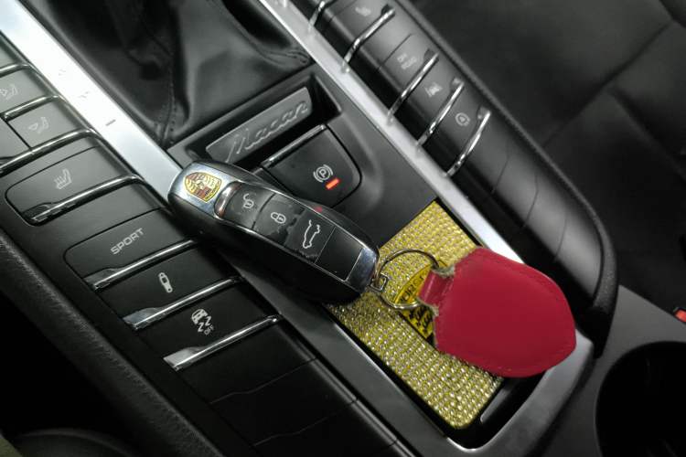 Used Porsche Macan 2017 Macan 2.0T Vehicle Key