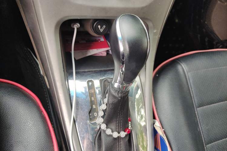 Used Buick GT 2012 GT 1.6L Automatic Fashion Edition Gear Lever