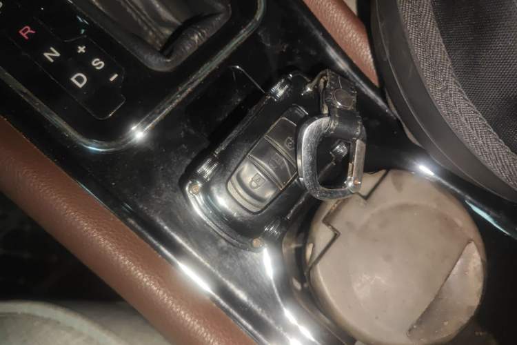 Used Dongfeng Fengon 580 2017 1.5T CVT Luxury Model Interior 1