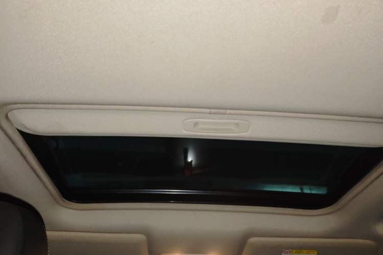 Used Mitsubishi Outlander 2019 2.0L Two-Wheel Drive Comfort Edition 7 Seats China V Emission Standard