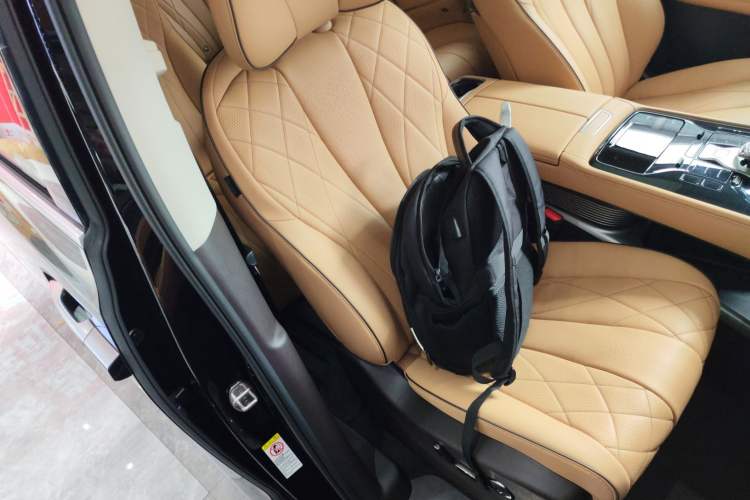 Used Denza D9 2024 DM-i 980 Four-Wheel Drive Prestige Model Right Front Seat