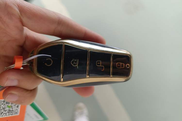 Used BYD Song L DM-i 2024 160 km Excellence Version Interior 1